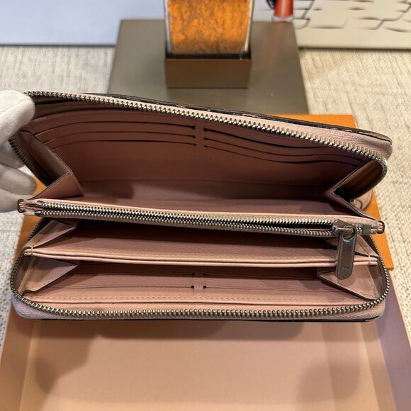 Louis Vuitton Pink Jasmin Mahina Leather Zip Around Wallet - Picture 9 of 12